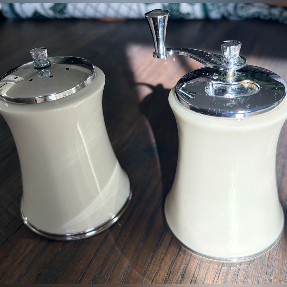 Lenox Projection China Salt and Pepper Shaker Set